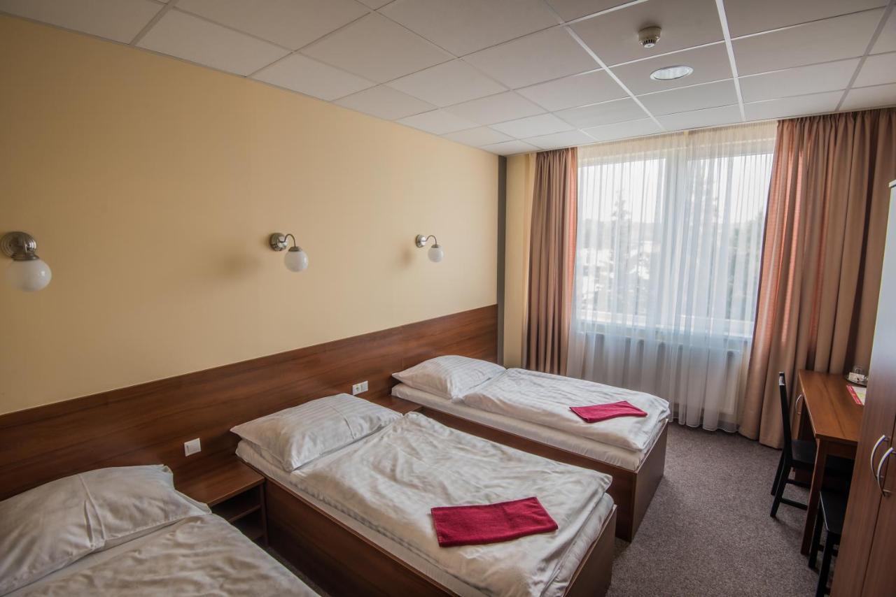City Hotel B&B, Reception 24 7, 800M Od-From R1, Free Parking Banska Bystrica Exterior photo